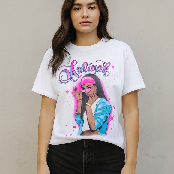 RIPPLE JUNCTION Aaliyah Graphic Tee White Pink – Vintage Y2K Streetwear M - Picture 1 of 5